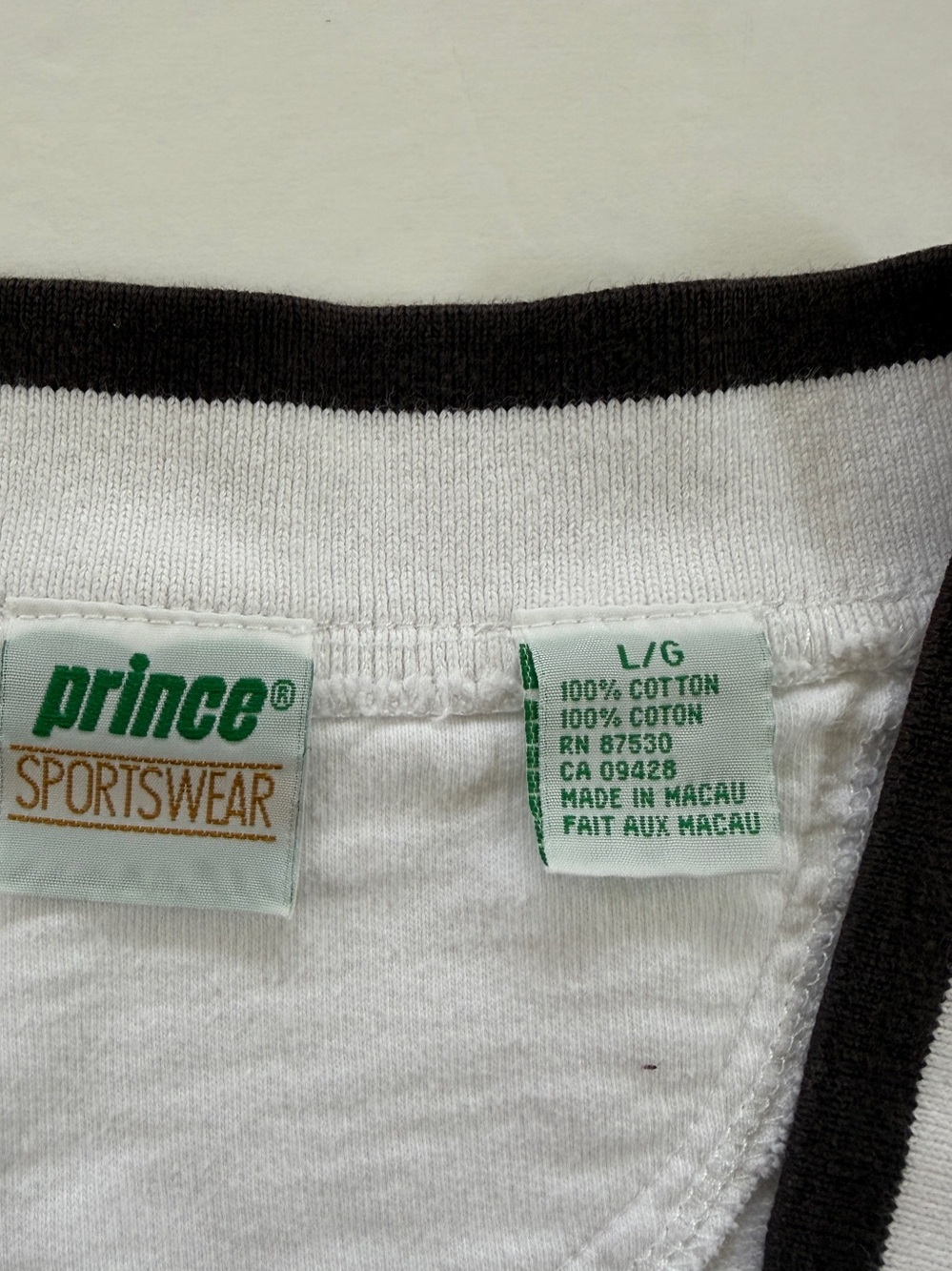 Vintage Mens White Sleeveless V-Neck Cotton Knit Tennis Vest Large Preppy - Picture 2 of 7